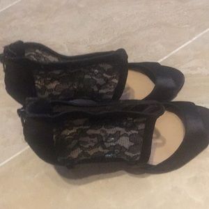 Lace satin peep toe sandal